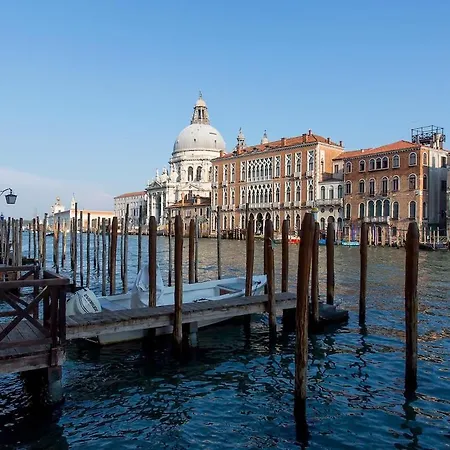 شقة Elegance Fenice Theatre E Private Terrace *